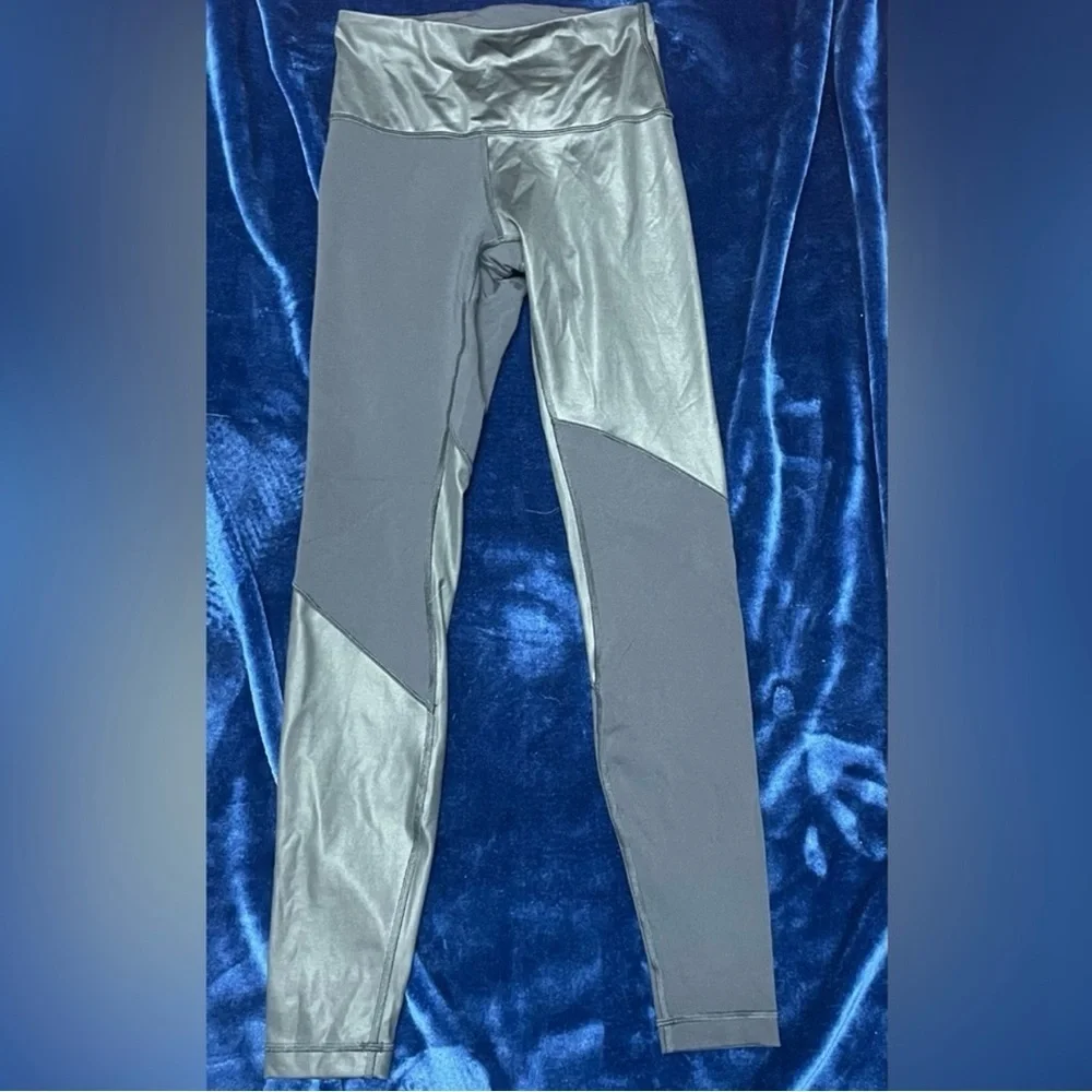 Lululemon Athletica Wunder Under Black Leggings. Size 4